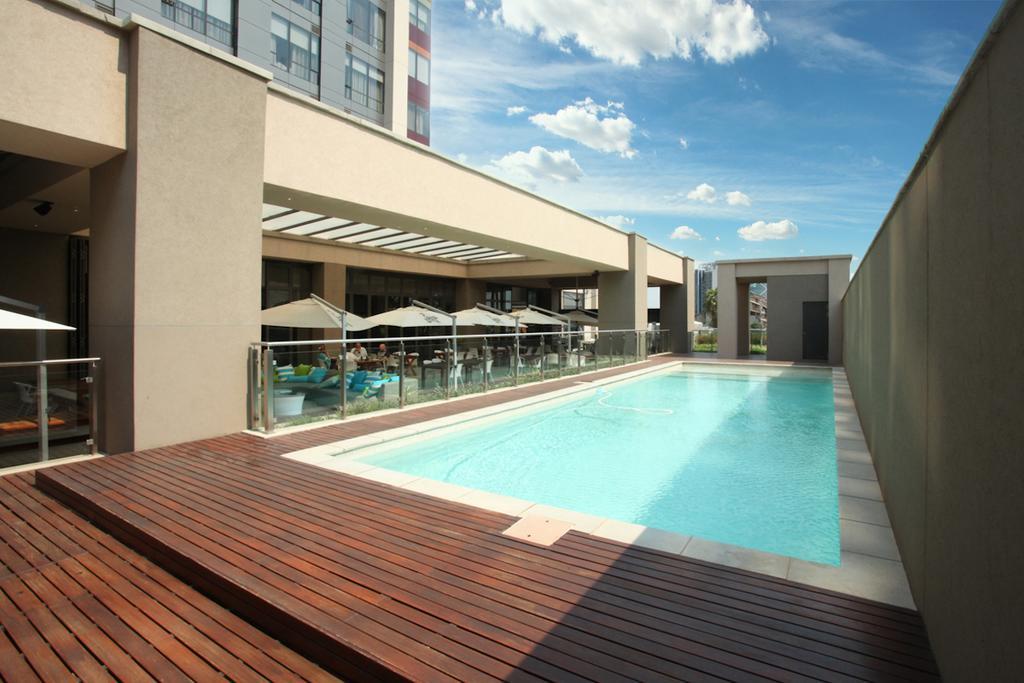 Sandton Skye Apartments Exterior photo