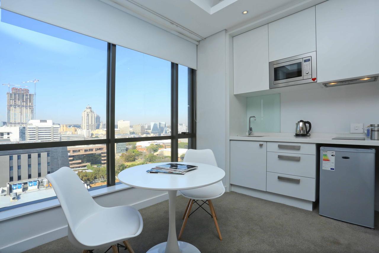 Sandton Skye Apartments Exterior photo